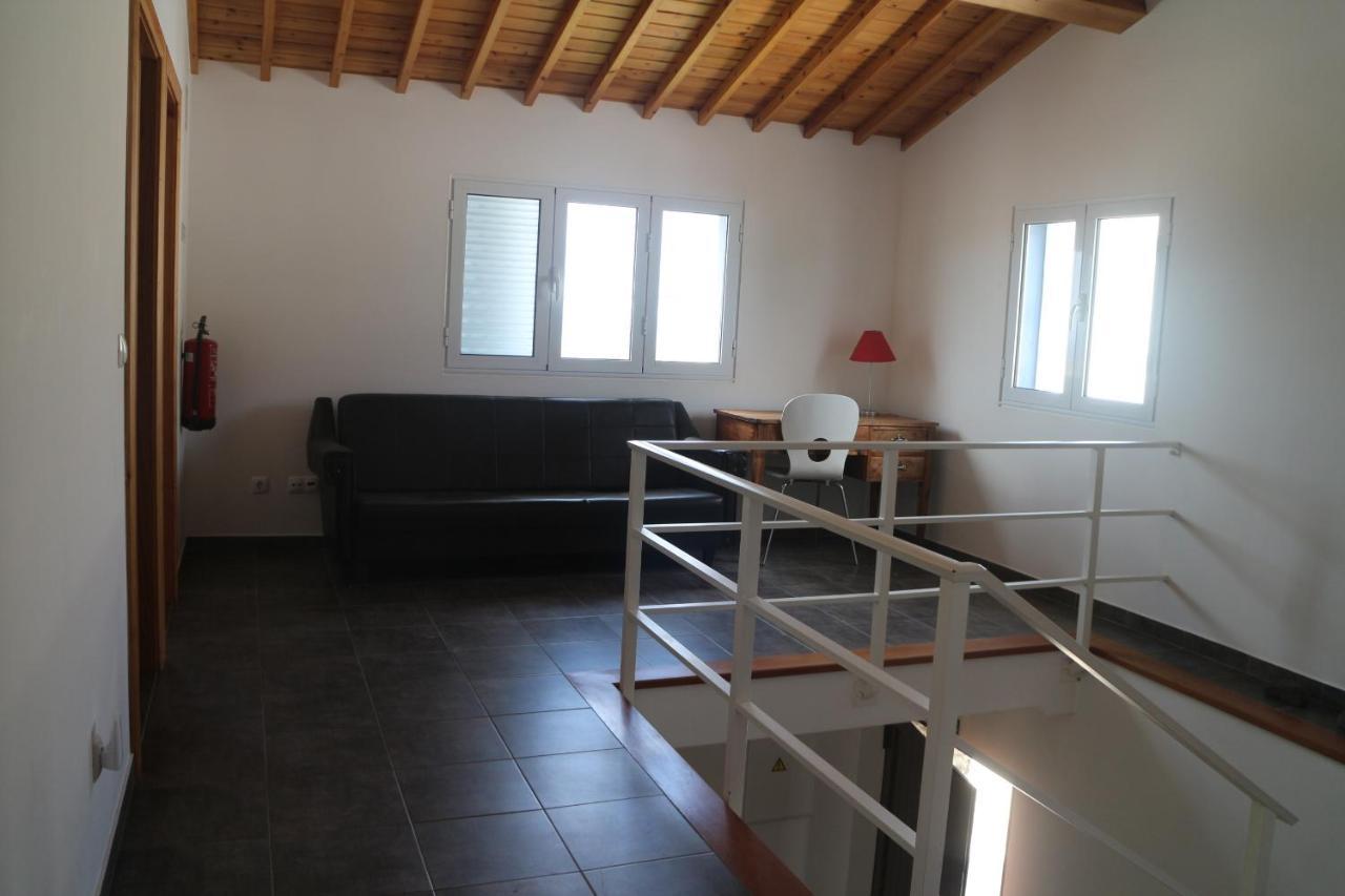 Guest house Casa Camarinhas Raal 542- Casa Partilhada *